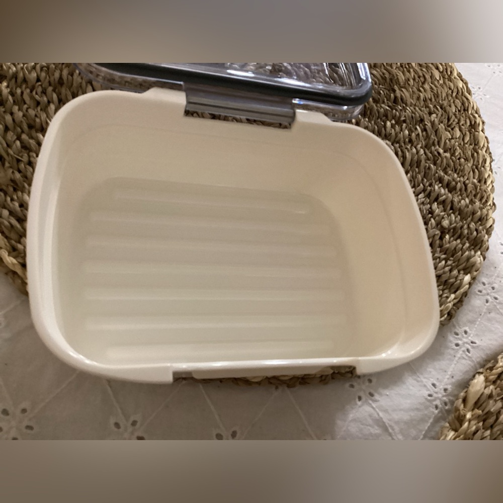 Cream and Black Food Storage Containers - Picture 8 of 9